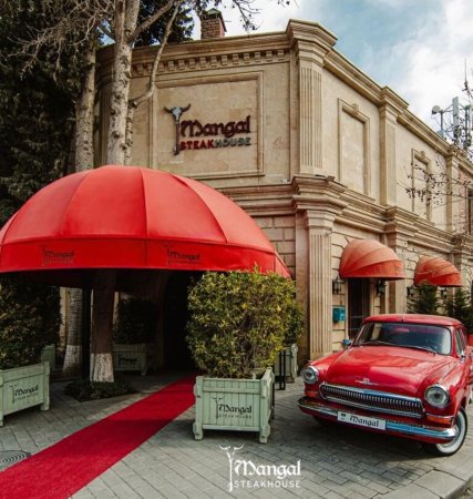 Mangal Steak House Zuğulba – Ət Mədəniyyətinin, Möhtəşəm Şouların və Unudulmaz Gecələrin Ünvanı
