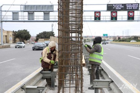 Yeni yerüstü piyada keçidinin inşasına start verilib FOTO