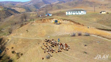 Yardımlıda 23.5 km uzunluğa malik avtomobil yollarının əsaslı təmirinə başlanılıb  VİDEO/FOTO