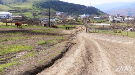 Yardımlıda 23.5 km uzunluğa malik avtomobil yollarının əsaslı təmirinə başlanılıb  VİDEO/FOTO