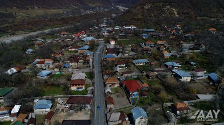 Qax rayonunda Aşağı Malax-Qaşqaçay-Armudlu yolu yenidən qurulub