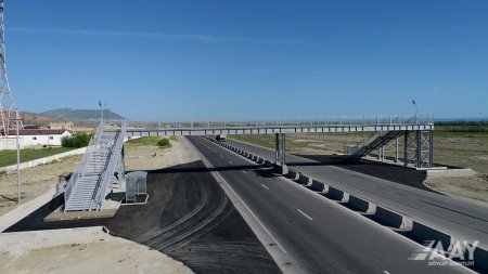 Yeni yerüstü piyada keçidinin inşası yekunlaşıb VİDEO/FOTO