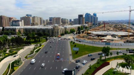 8 Noyabr prospektinin təmiri davam etdirilir VİDEO/FOTO