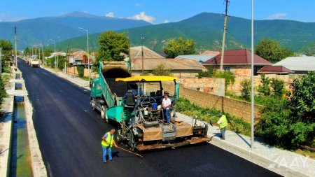 Şəki şəhərinin daxili yollarının təmiri işləri icra olunur VİDEO/FOTO